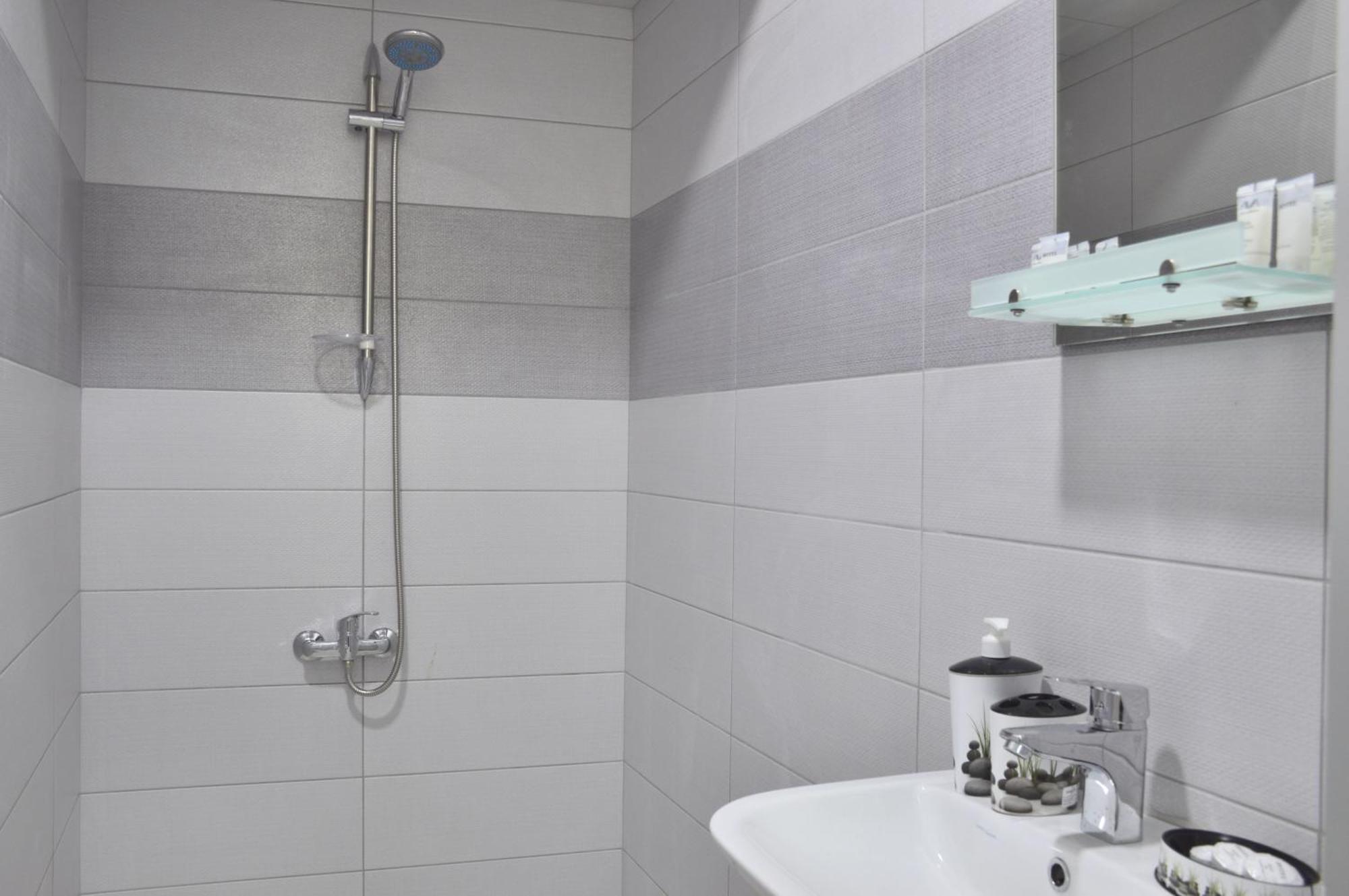 Mtatsmindaze Hotell Tbilisi Rom bilde